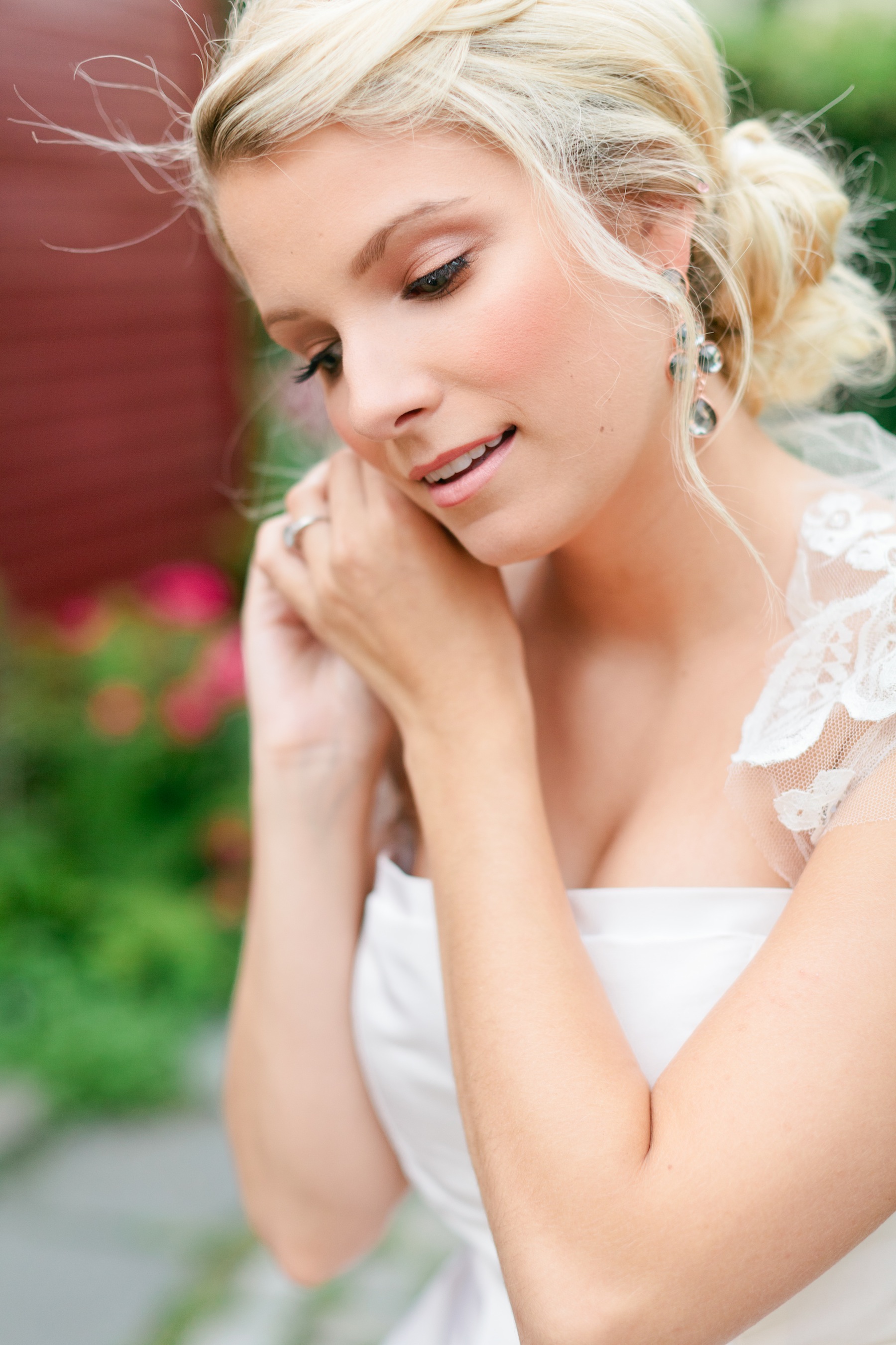 51,900+ Wedding Hairstyles Stock Photos, Pictures & Royalty-Free Images -  iStock | Wedding dresses, Beauty, Wedding reception